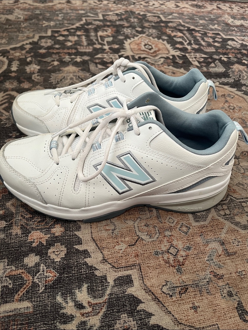 New Balance 608 Women’s Sneakers Size 10 Trainers EUC White Blue Chunky Shoe